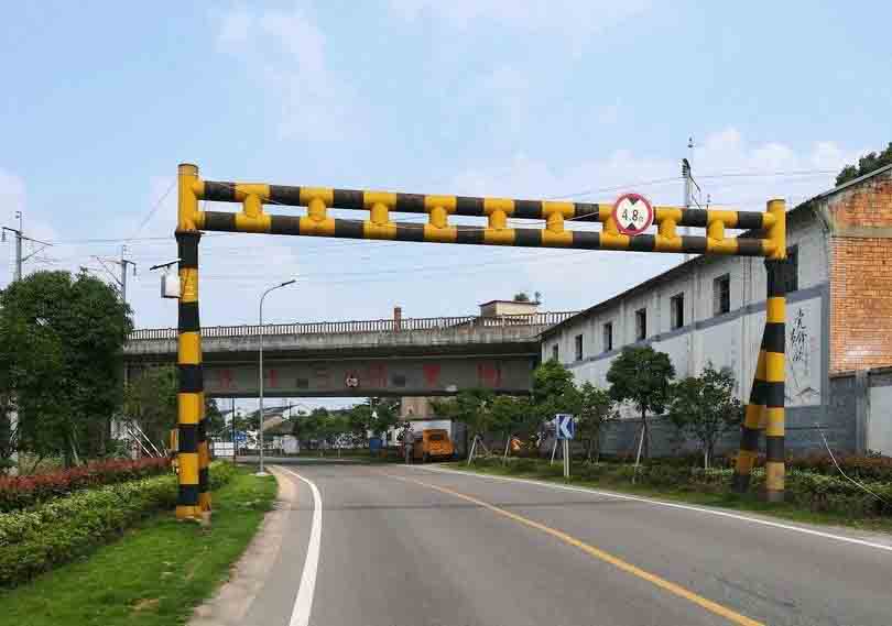 自贡铁路限高架